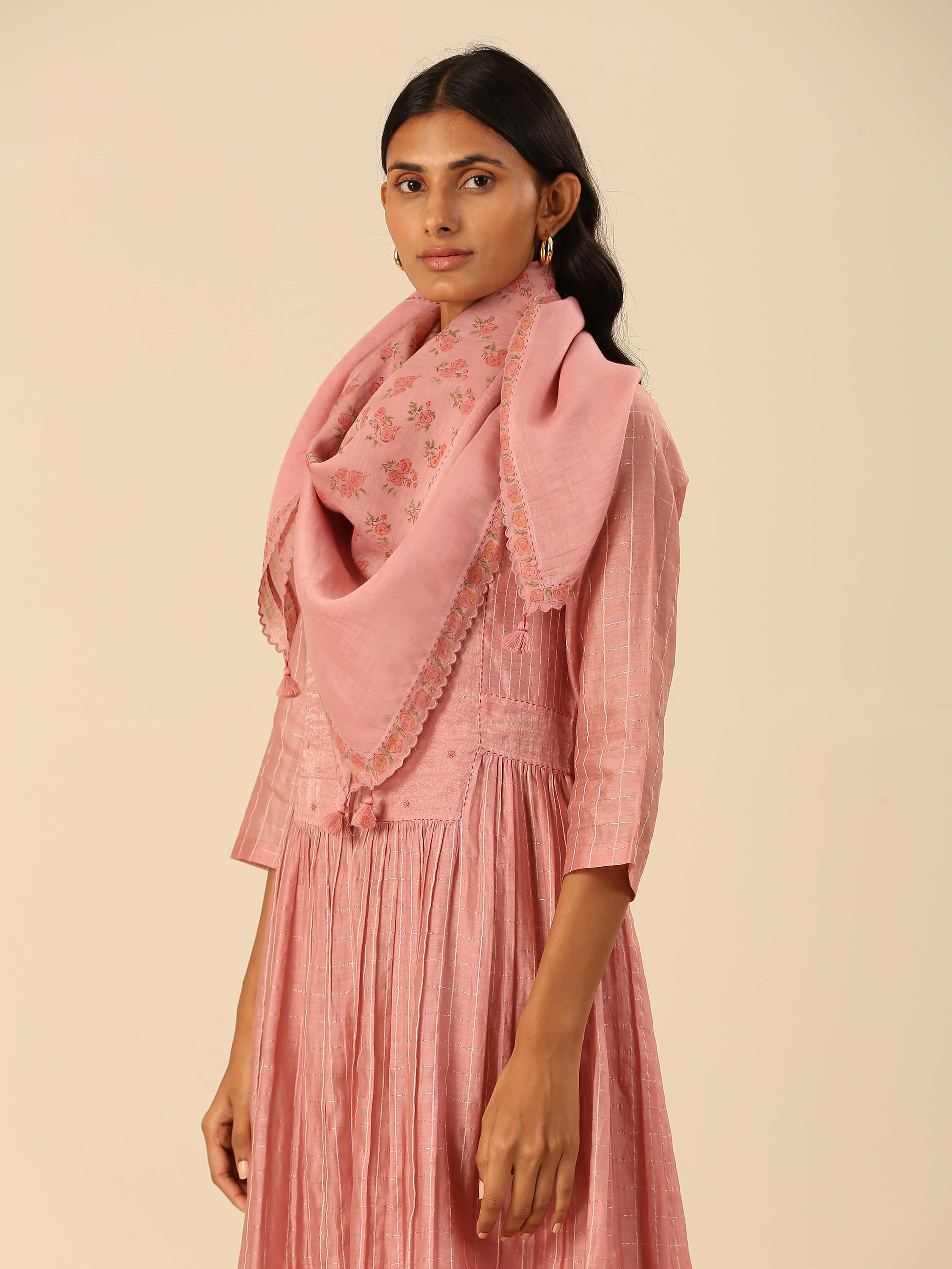 Rosebunch Tassels Scarf - Image 2