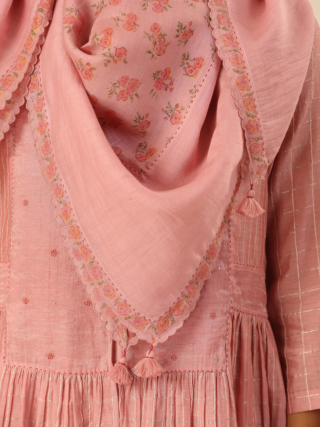 Rosebunch Tassels Scarf - Image 3