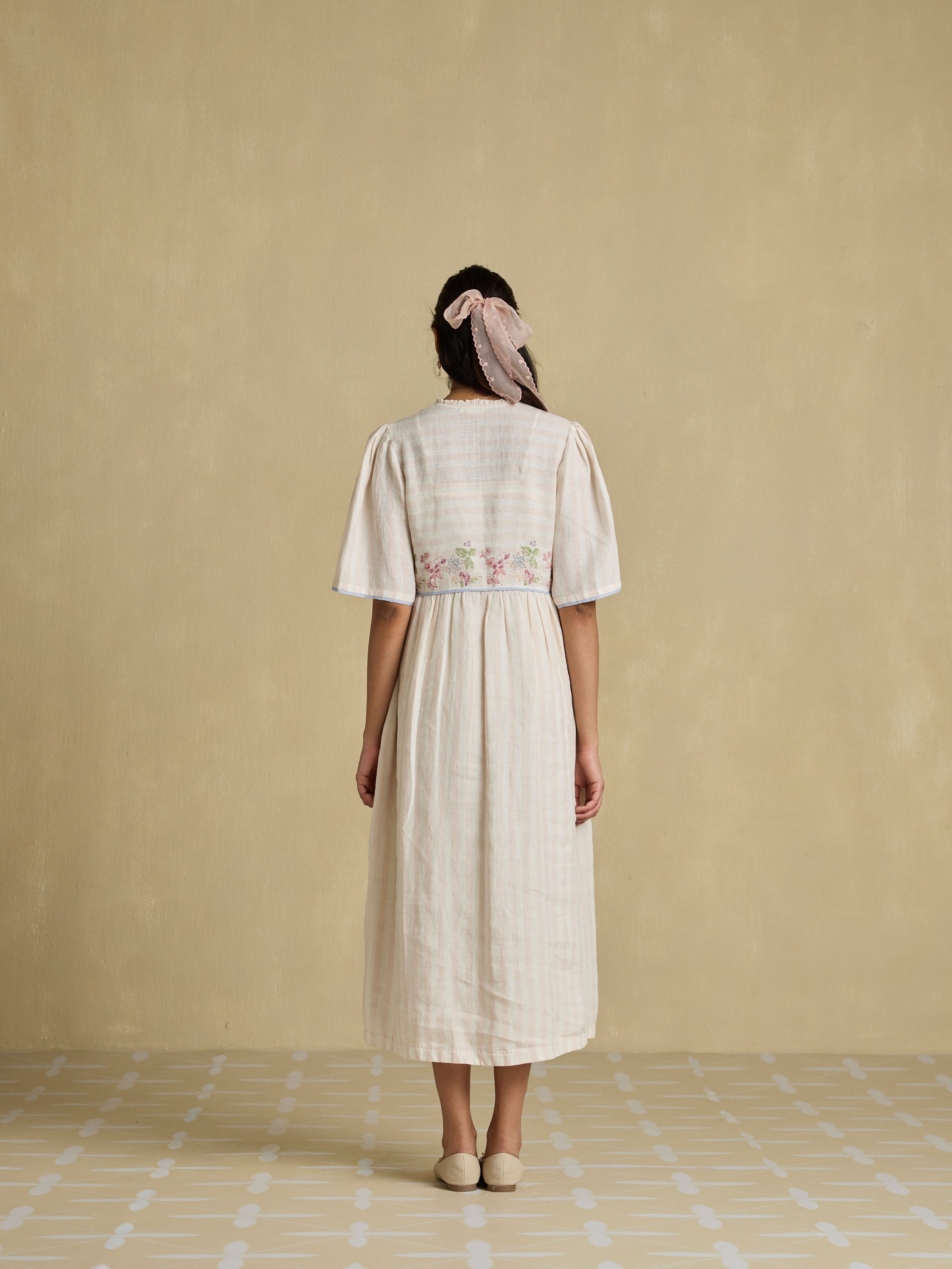 Chalk Flowers Linen Dress