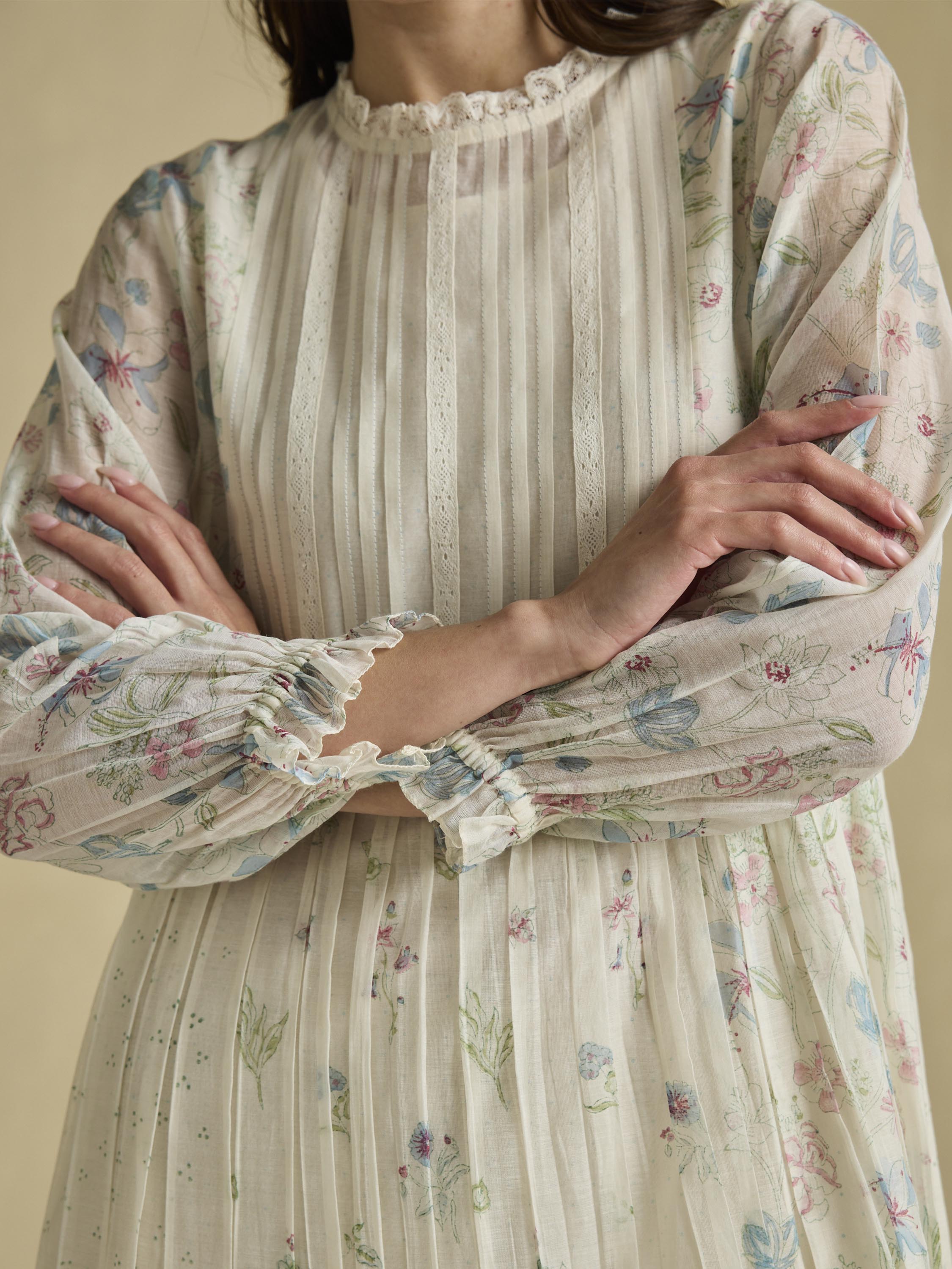 Tranquil Lace Midi Dress