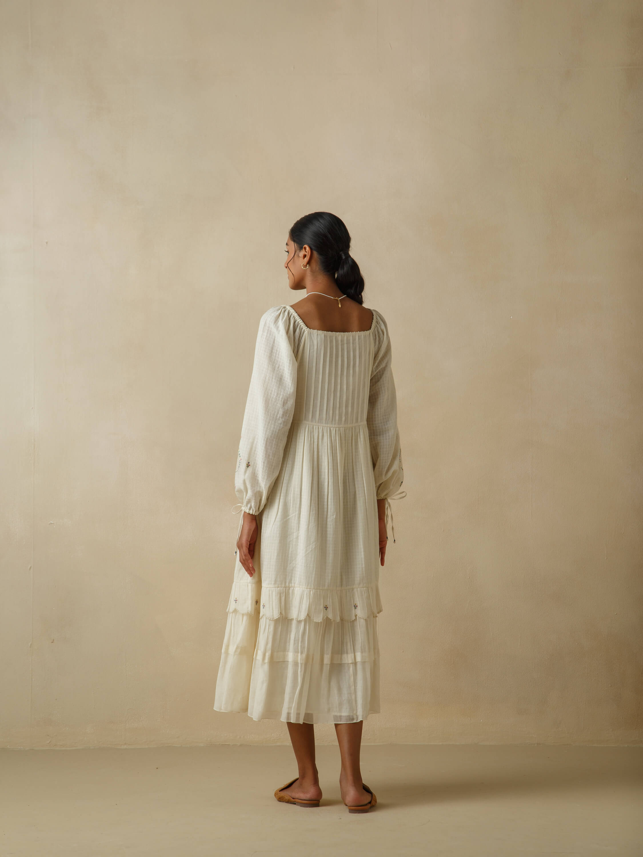 Antique White Scallop Tier Dress - Image 4