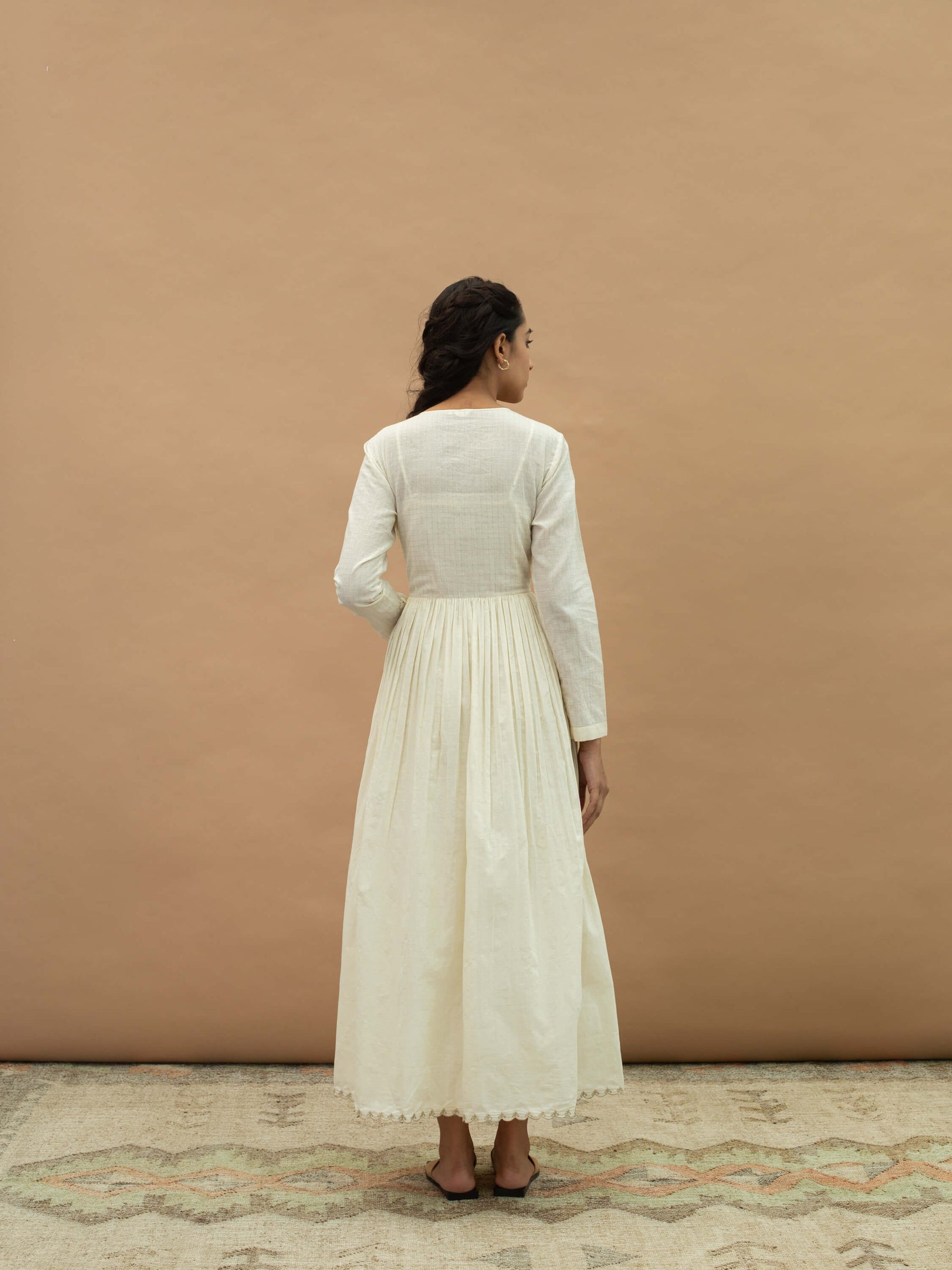 Daisy- cotton embroidered dress
